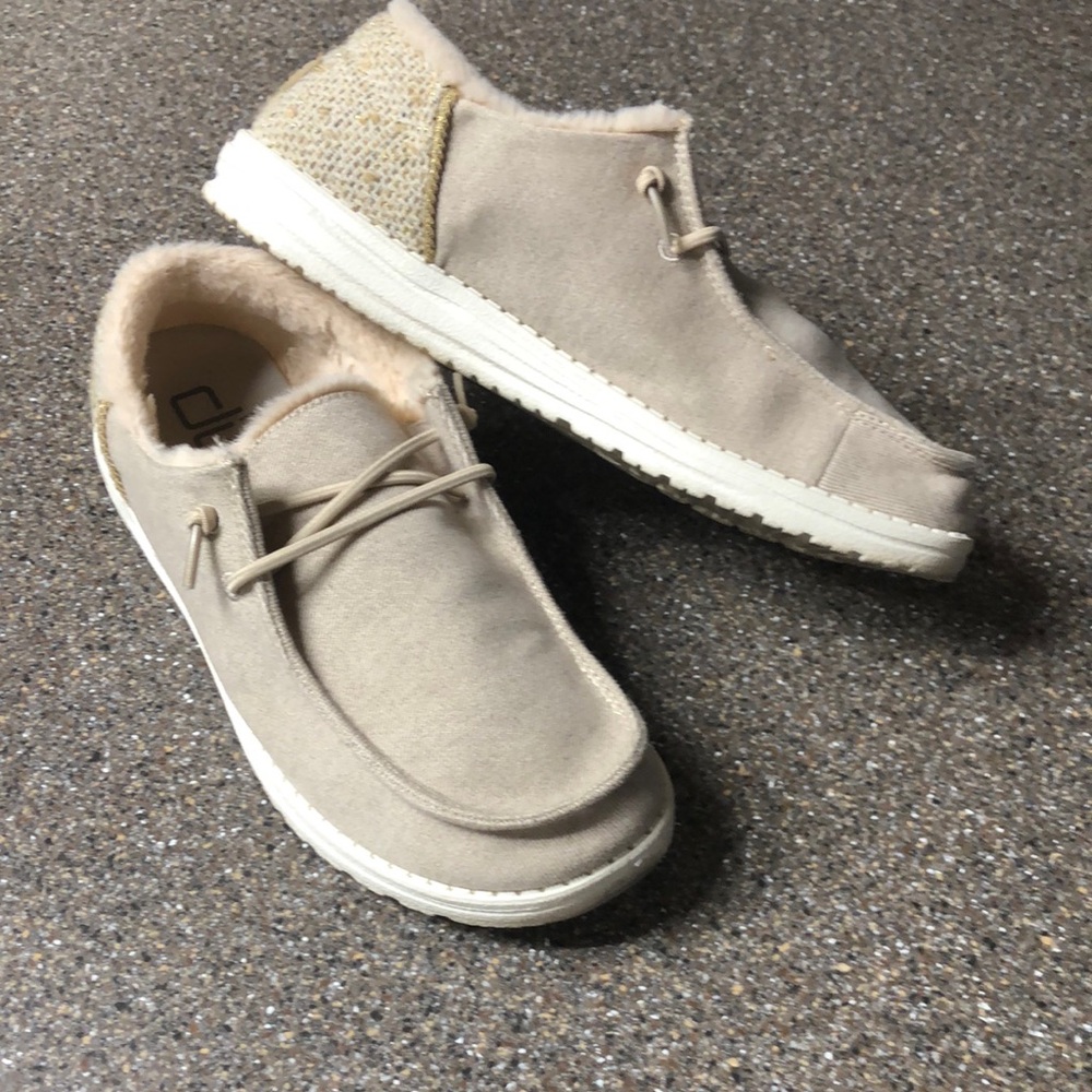 Hey Dude Cream Slip-On Loafers for Everyday Ease Wendy Funk Autumn